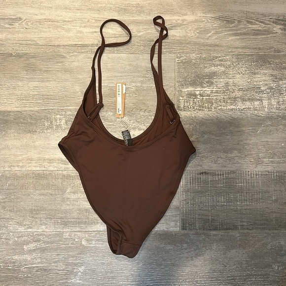 BNWT! SKIMS Recycled Swim Cut Out Open Bust One Piece Size S in Color Cocoa - Picture 8 of 8
